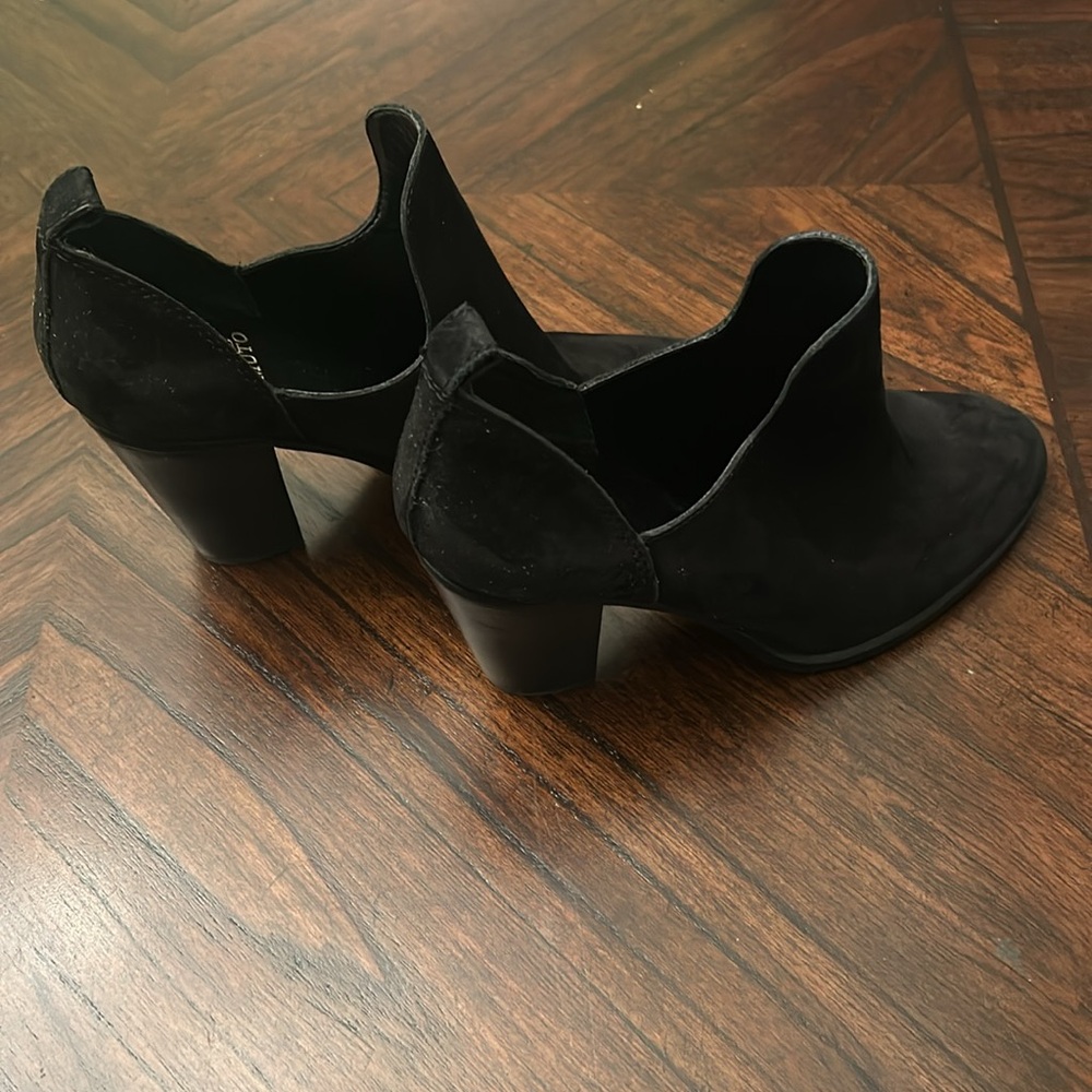 Vince Camuto Women’s Red bottom Heels Pre owned, Size 8 1/2 - Picture 6 of 13